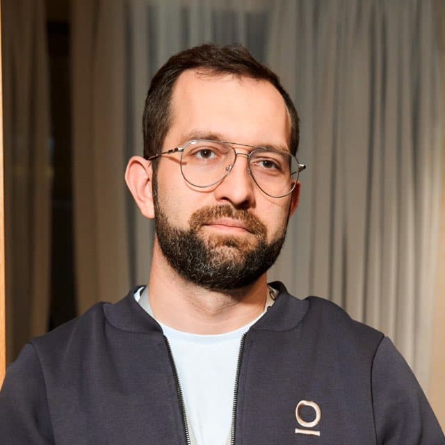 Александр Рощин